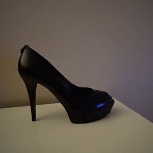 STUART WEITZMAN SIZE 11 STILLETOS!!!